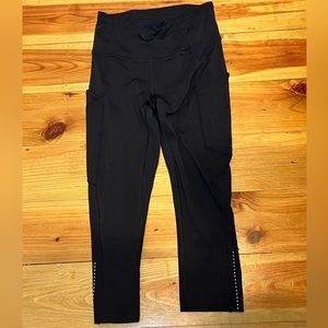 Lululemom black capri size 4 like new
